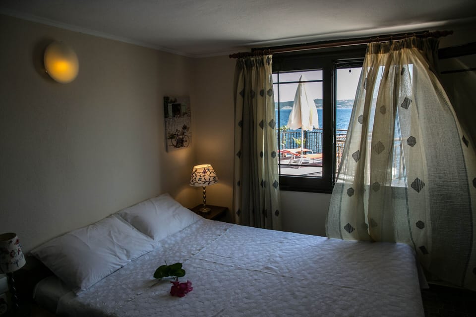 Bedroom 2 (double)