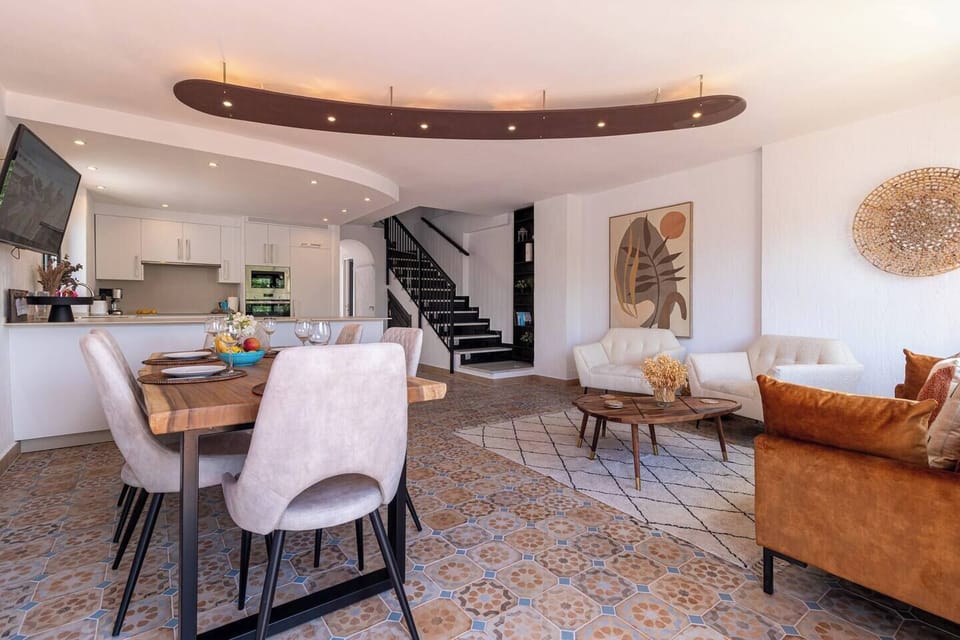 Salón y cocina abierta