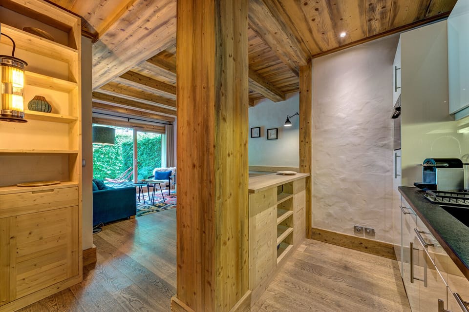 Open-plan layout for convivial atmosphere