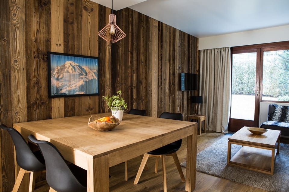 Large dining table for 4 people