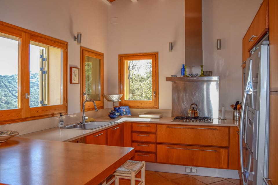 Villa with sea views in Begur, Costa Brava. Capacity 8 people. A/C. Wifi. 