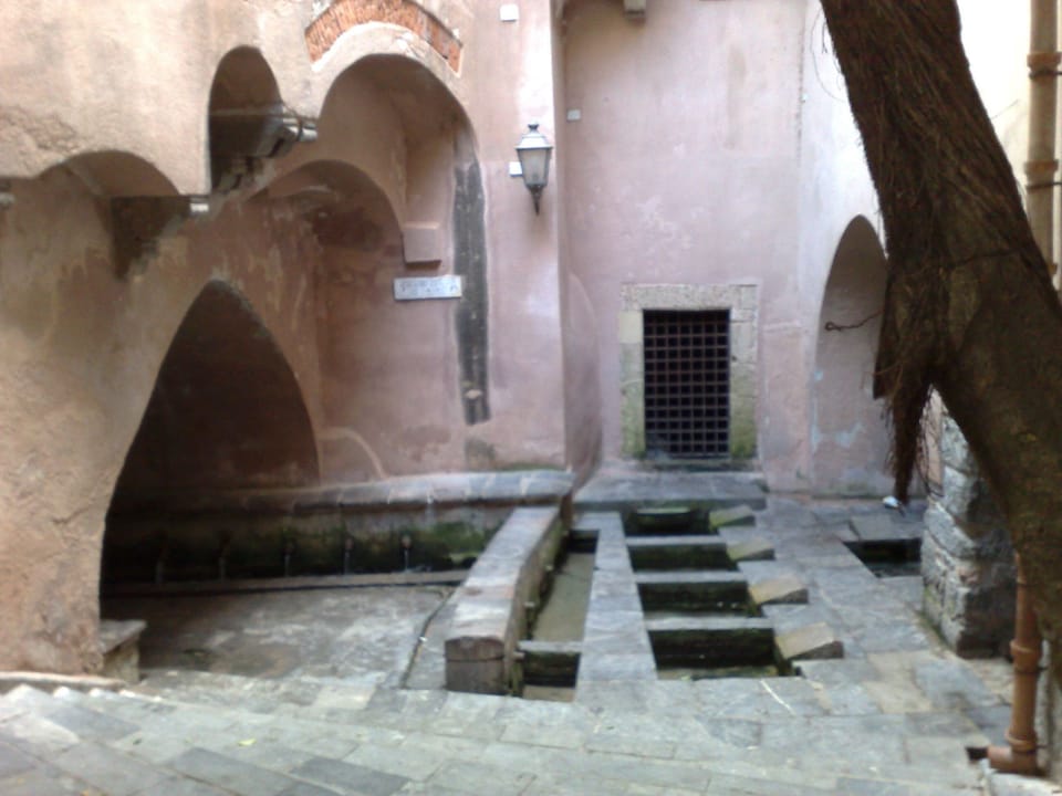 MEDIEVAL WASHROOM
CEFALU'