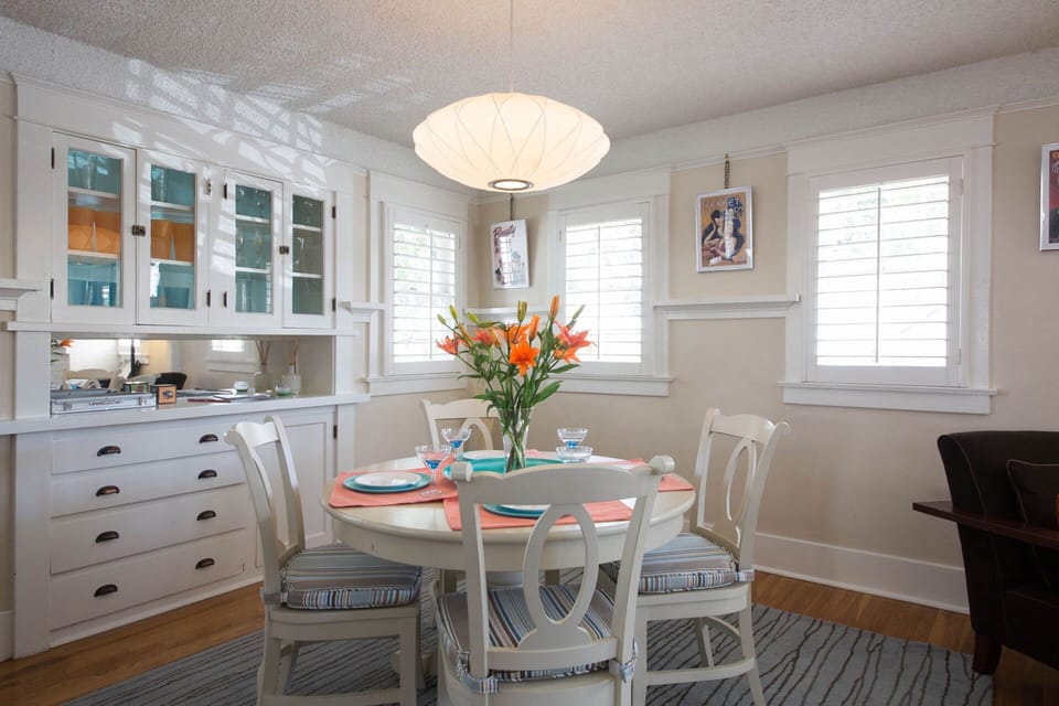 Share a beautiful meal with fresh Californian ingredients with friends & family