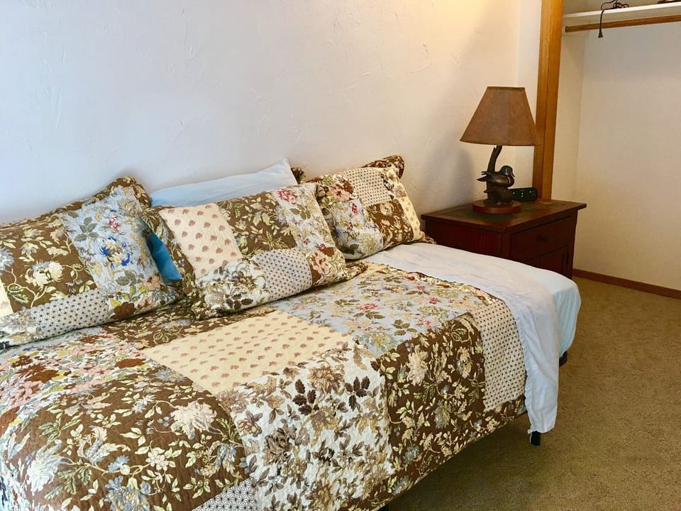 2nd20Bedroom20Upstairs