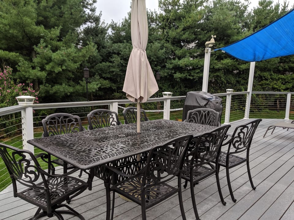 Outdoor dinning area