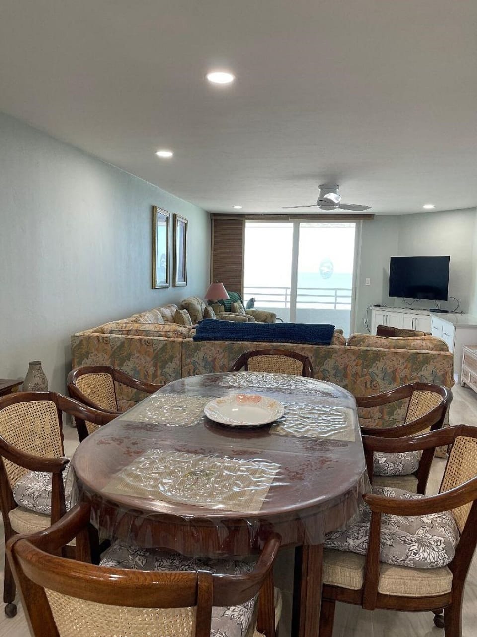 Large Dining Room with plenty of seating!