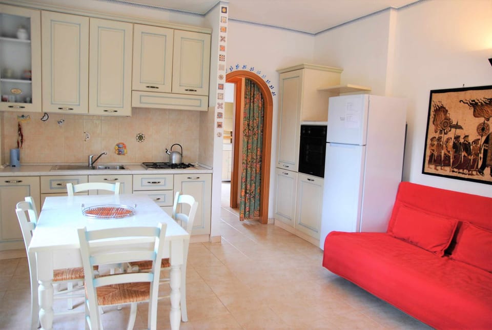 Kitchen or kitchenette,Living room,Bedroom