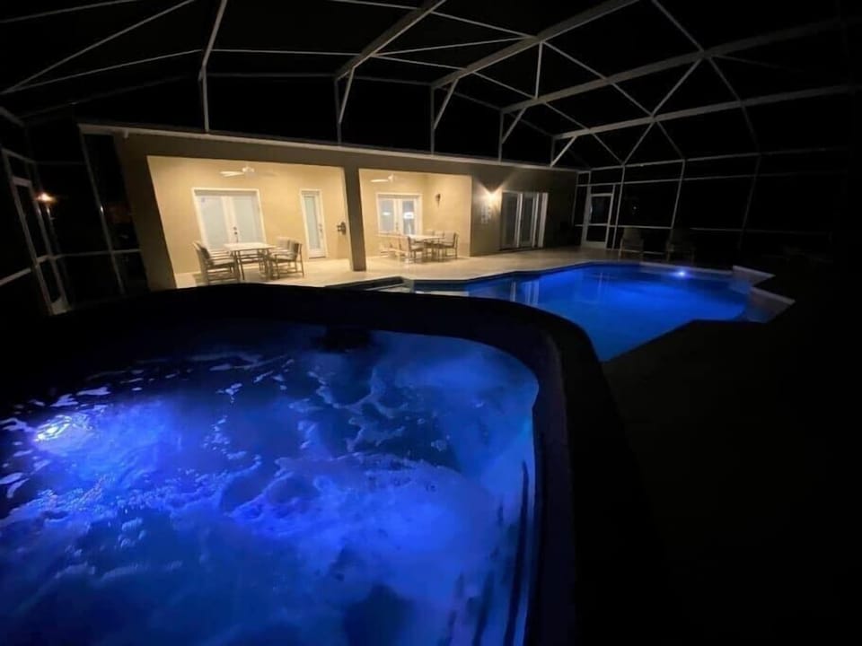 Above Ground Hot Tub with Free Hot Tub Heat