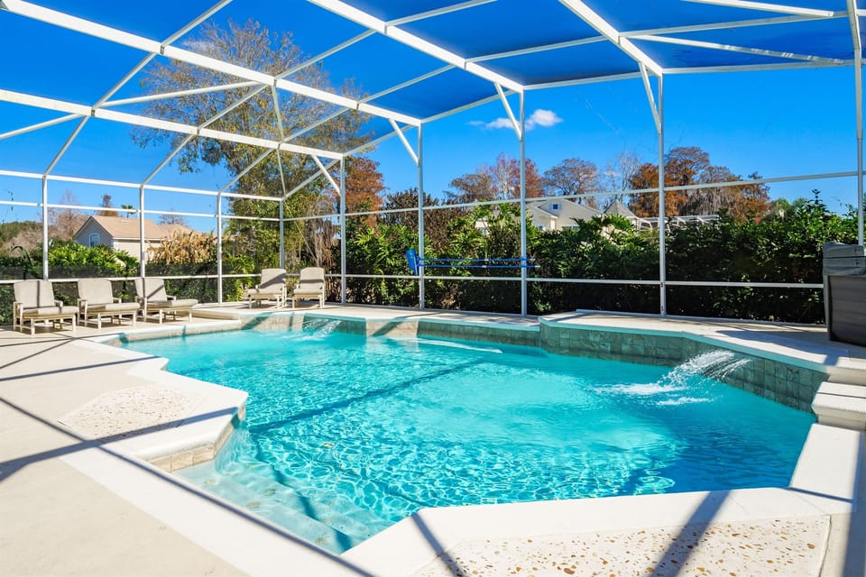 Huge Swimming pool, Deck and Lanai (Optional Pool Heating)