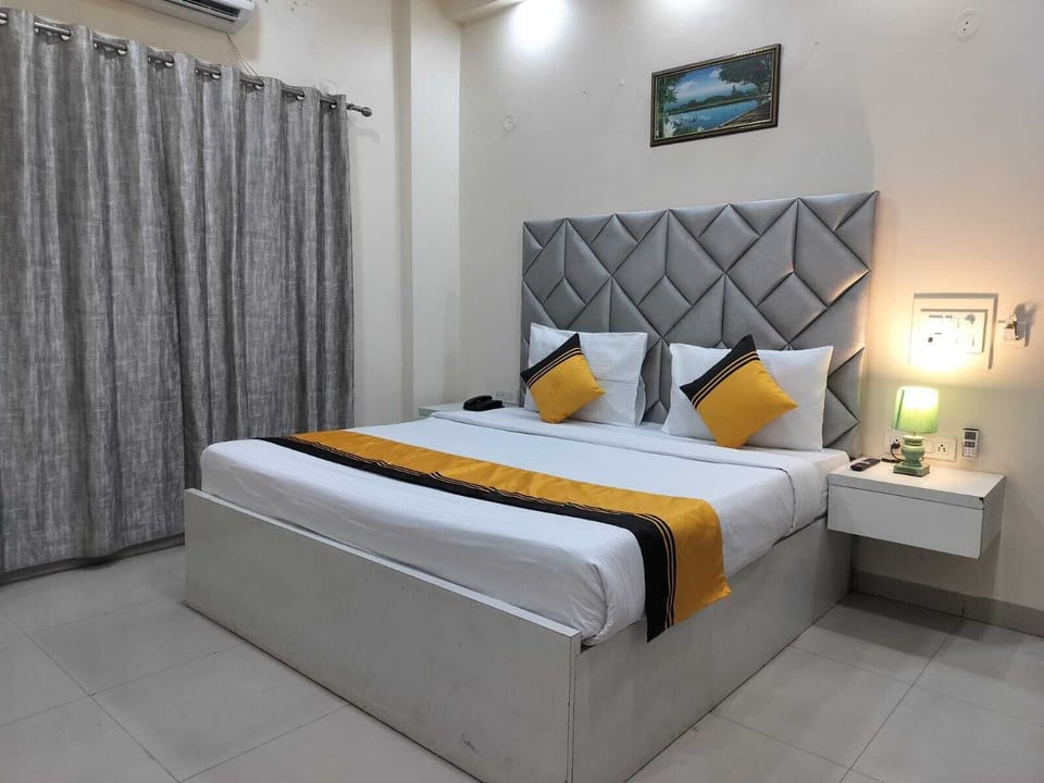 Super Deluxe Room | Desk, soundproofing, iron/ironing board, free WiFi
