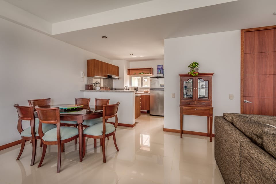 Living room & dining area