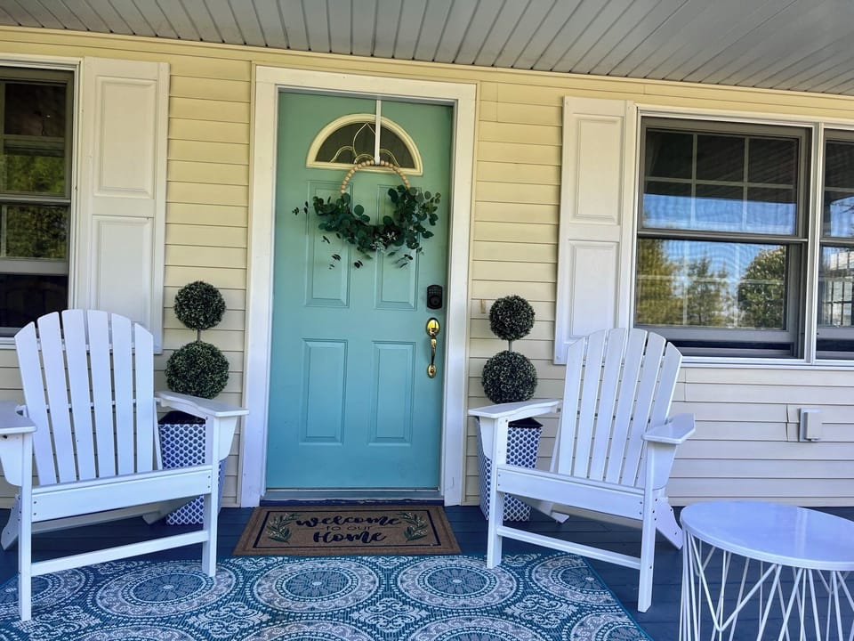  Carraig Mor Front Porch 