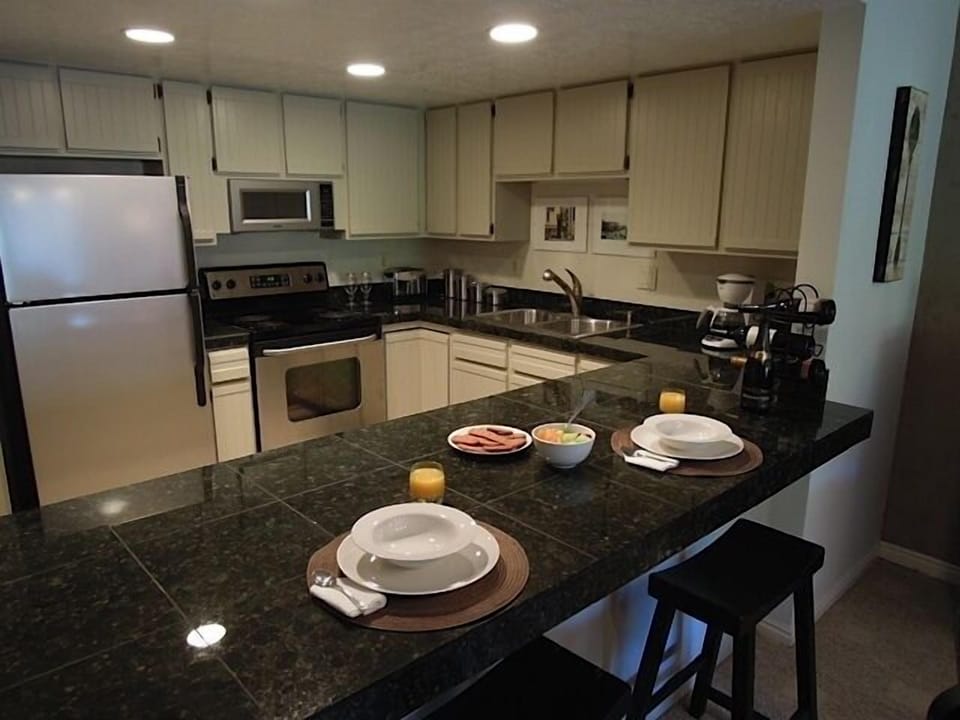 Kitchen - remodeled, granite, stainless, very well equipped!