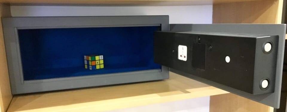 Large safe, fits also laptops
