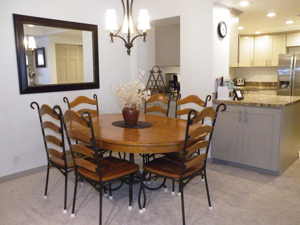 Dining Room & Kitchen