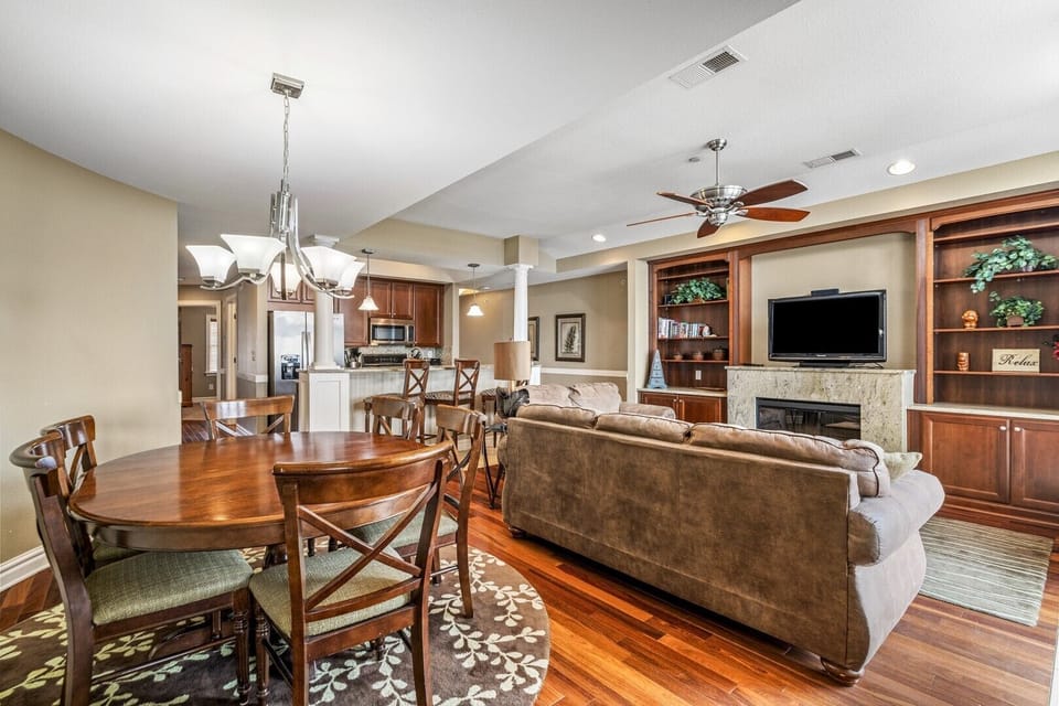 Dining Room/Living Room