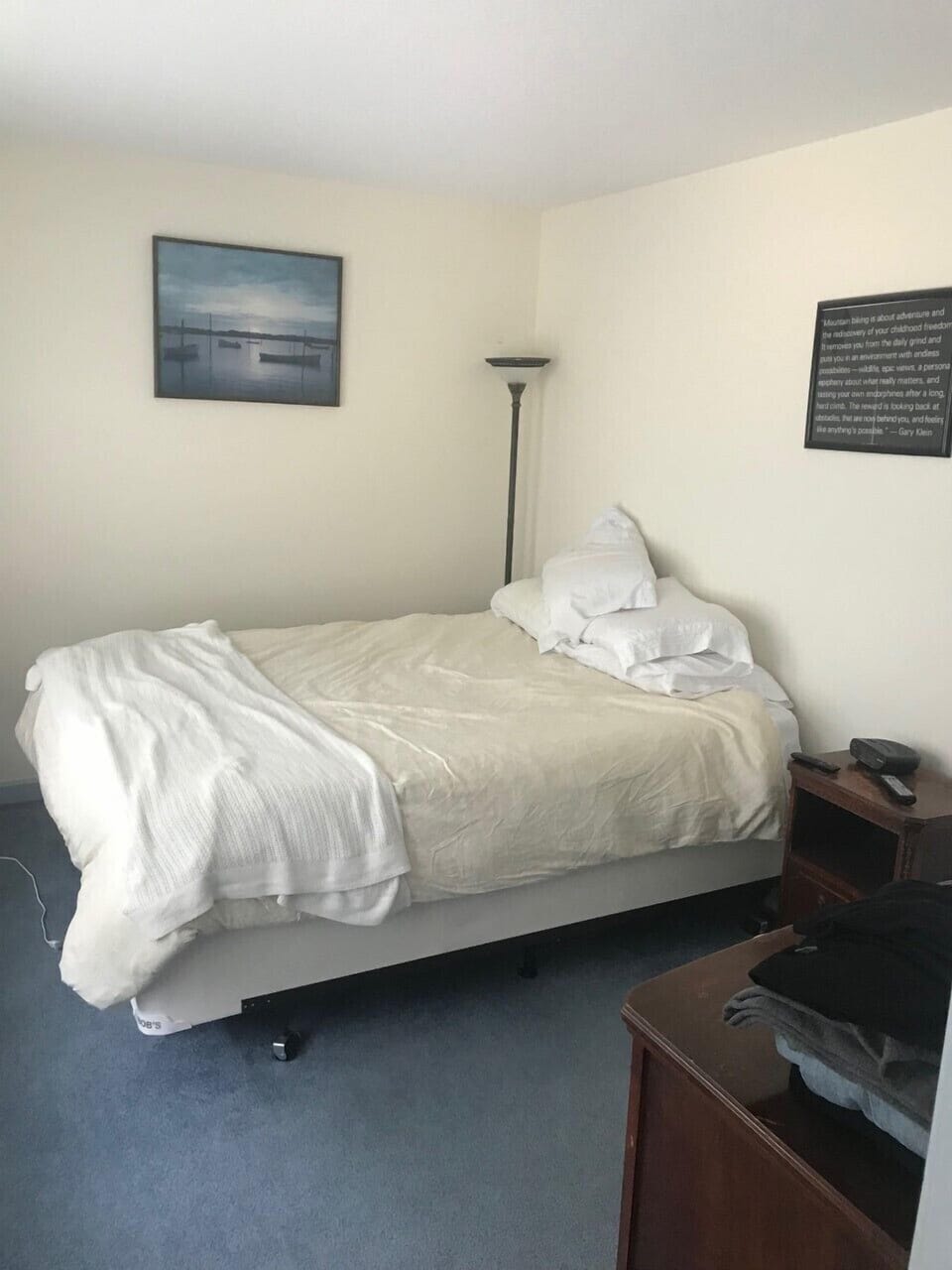 2nd Bedroom Full bed and TV with FireStick