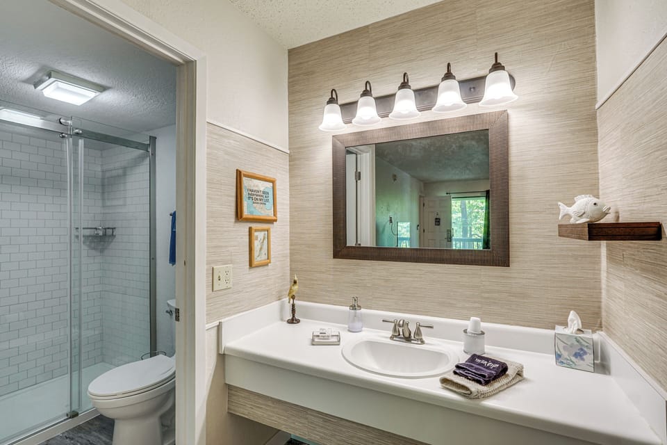 En-Suite Bathroom