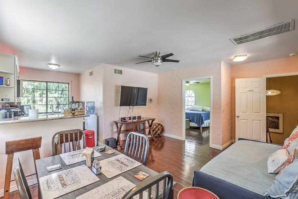 Upstairs Unit- 2nd Dining and Sitting Area