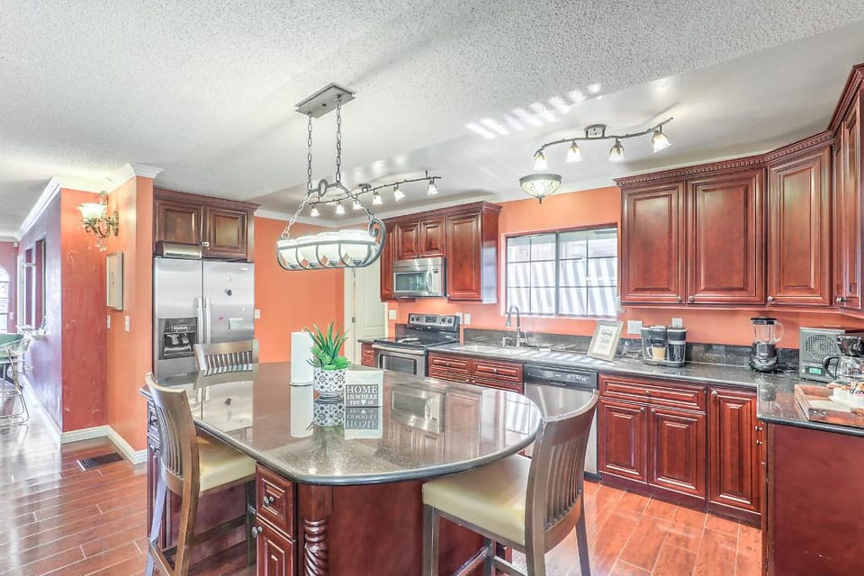 Main Level Kitchen 