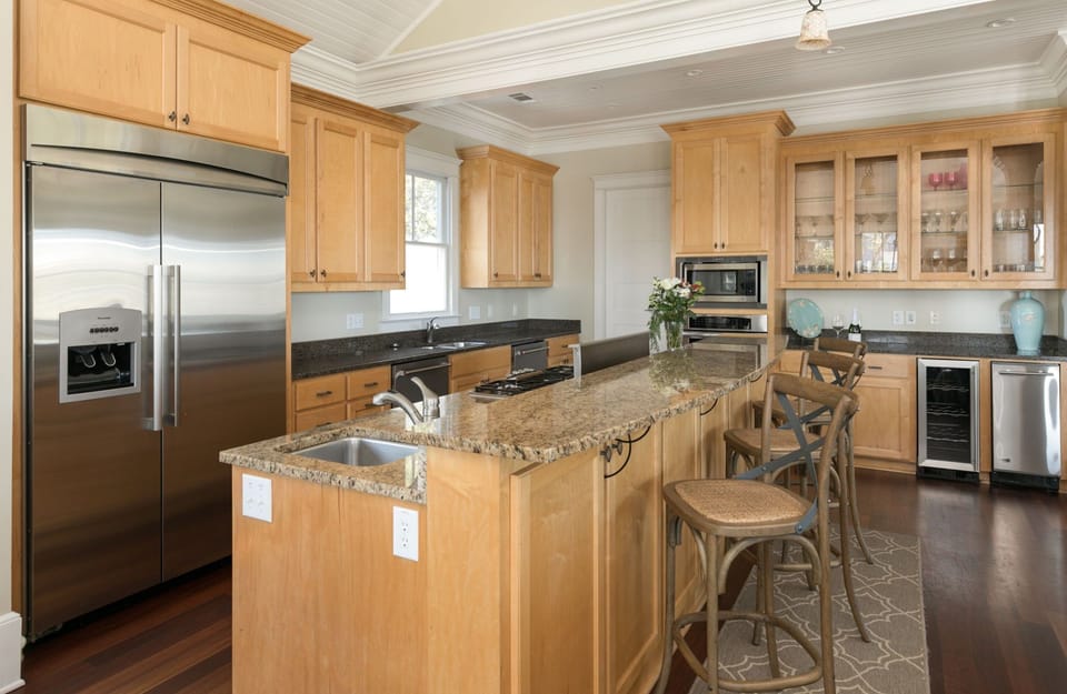 Kitchen - Reverse Open Floor Plan, Second Floor, Large  Kitchen with professional appliances including a gas cooktop