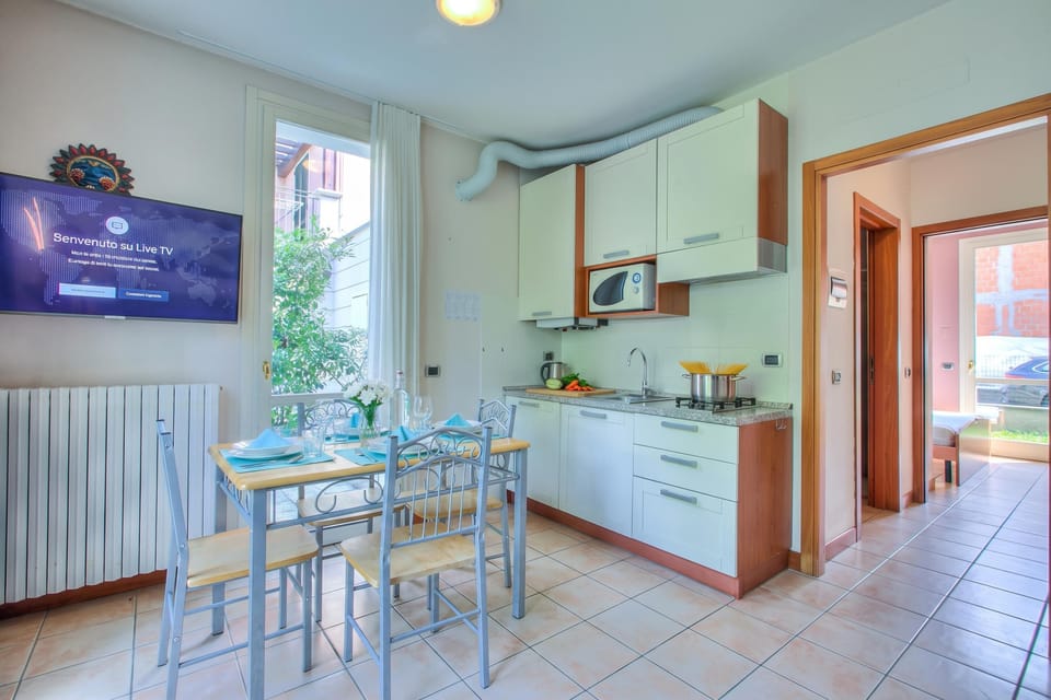 Kitchen and dining area