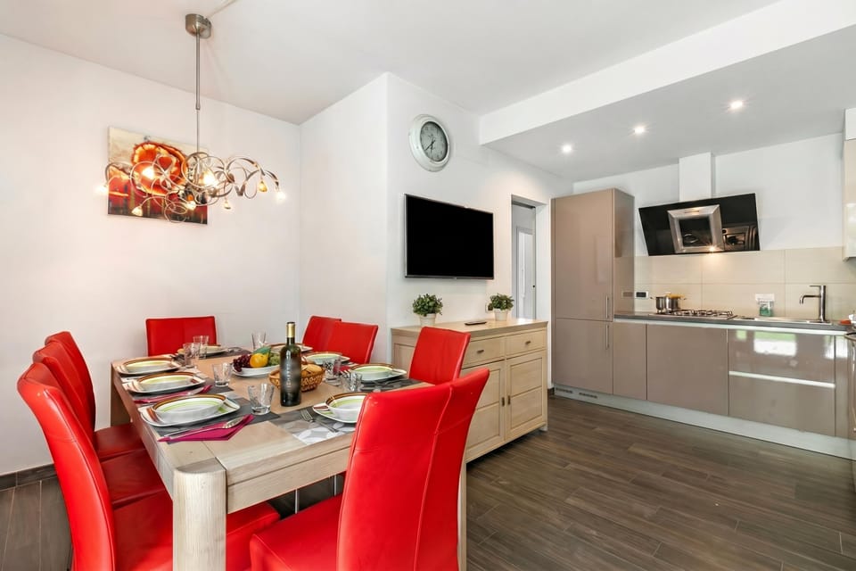Kitchen and dining area