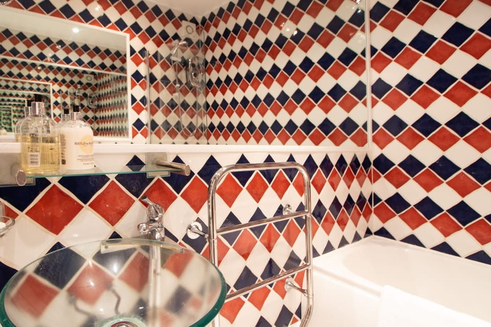 *** Funky bathroom***