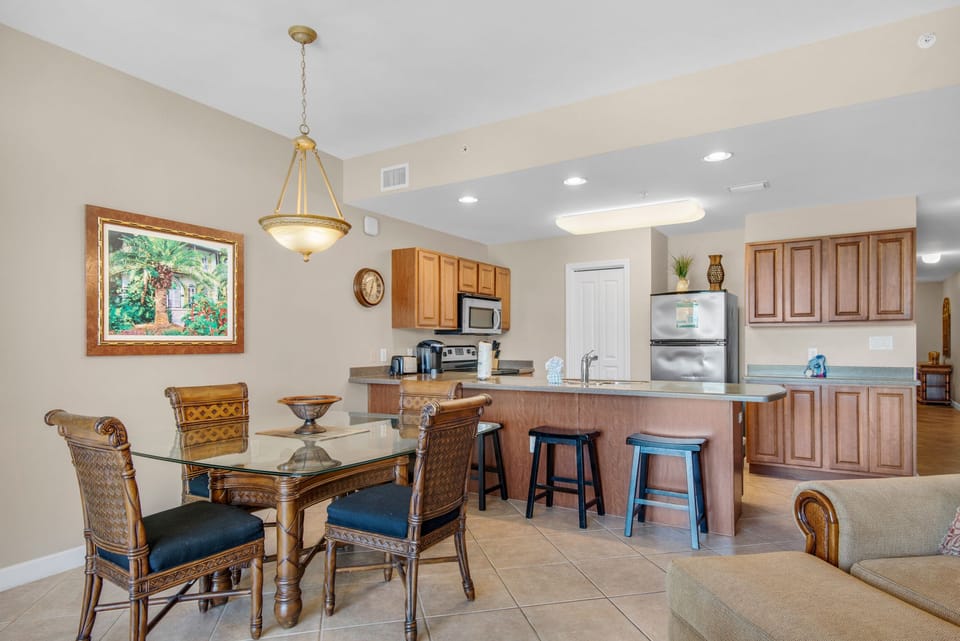 Dining table plus eat-in bar seating