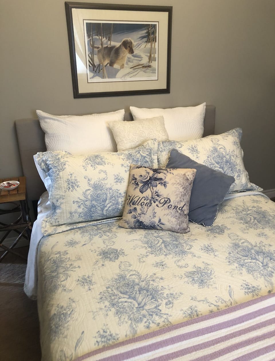 
Guest Room Queen bed