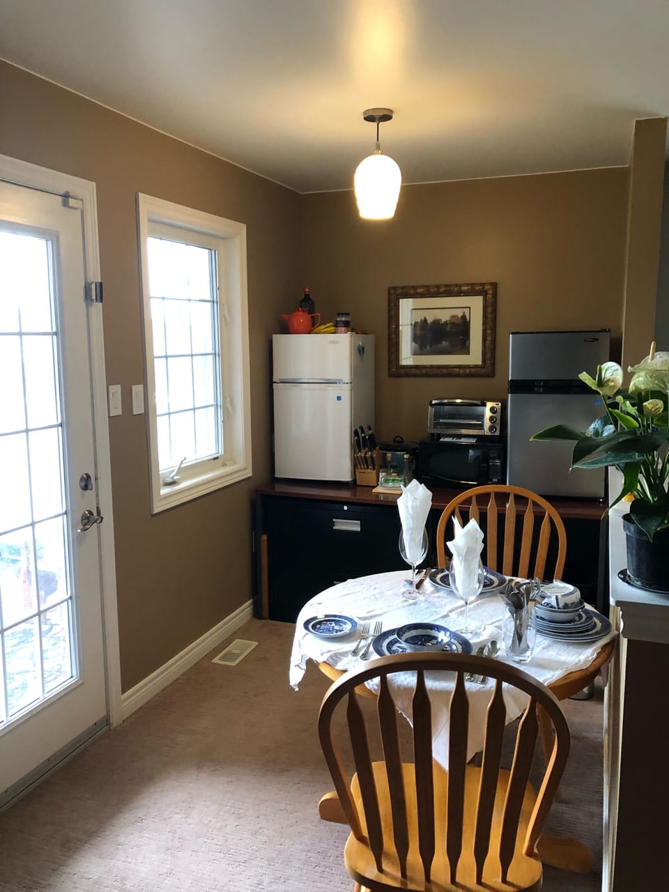 Shared Coffee area with one other guest room