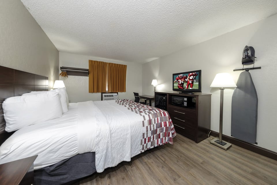 Desk, laptop workspace, free cribs/infant beds, free WiFi