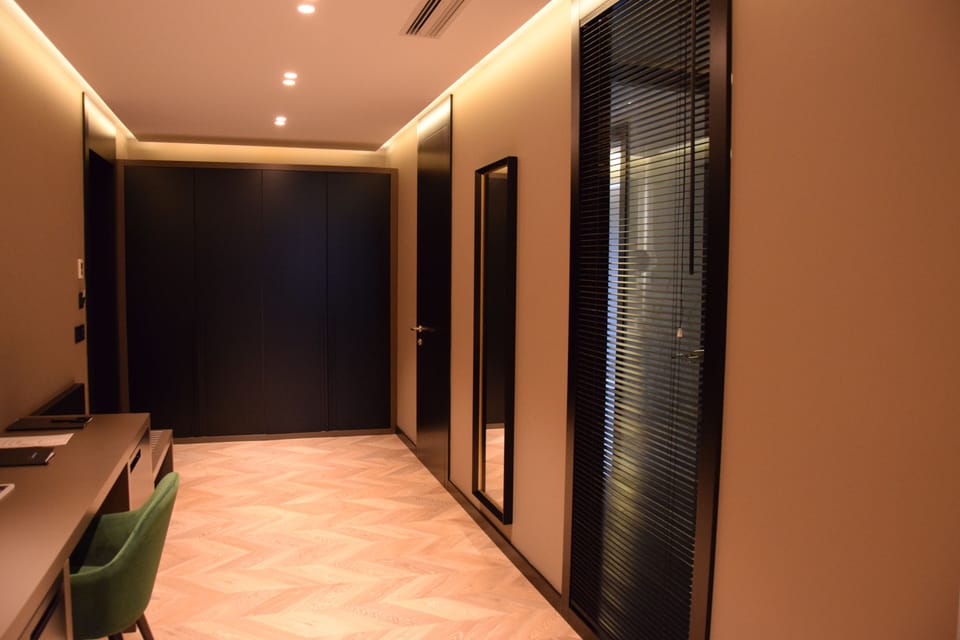 Premium bedding, minibar, in-room safe, desk