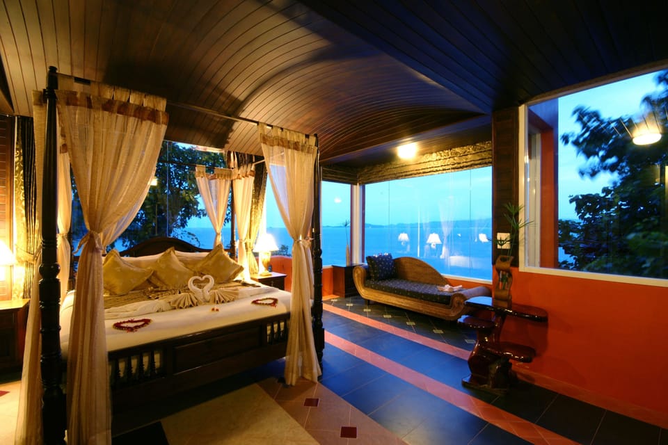 Panoramic View Room | In-room safe, individually decorated, desk, blackout drapes