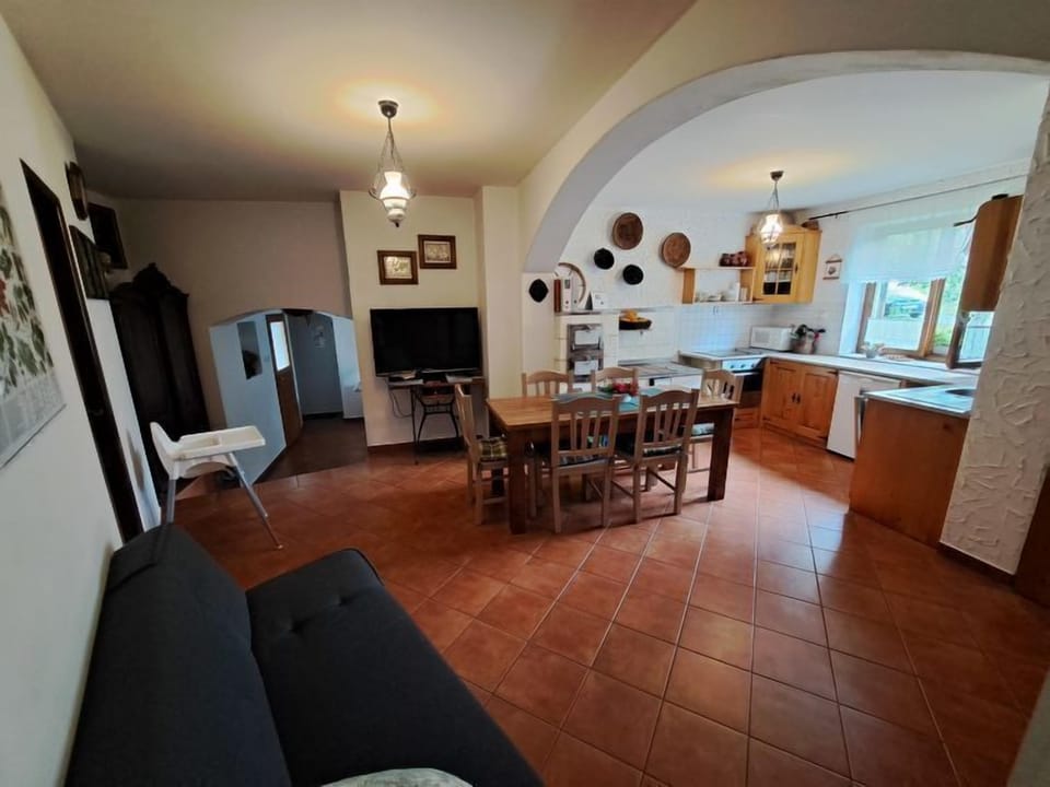 Kitchen / Dining Room