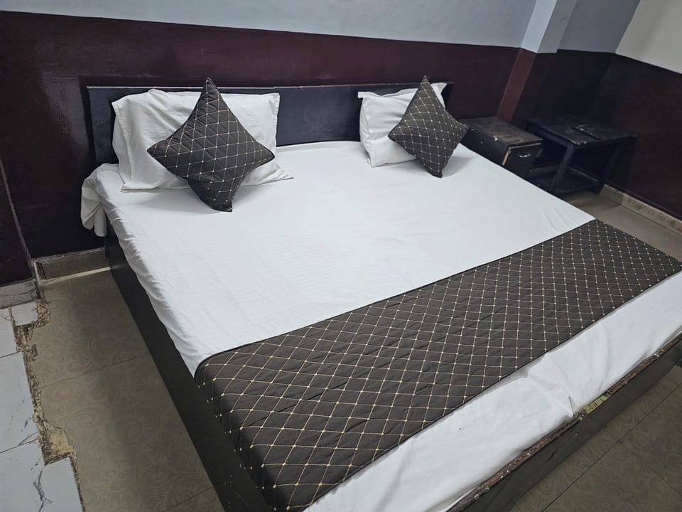 Comfort Room-Non AC | Premium bedding, individually decorated, individually furnished, desk