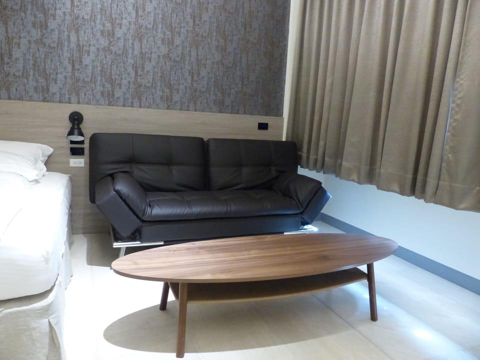Elite Quadruple Room | Blackout drapes, soundproofing, rollaway beds, free WiFi