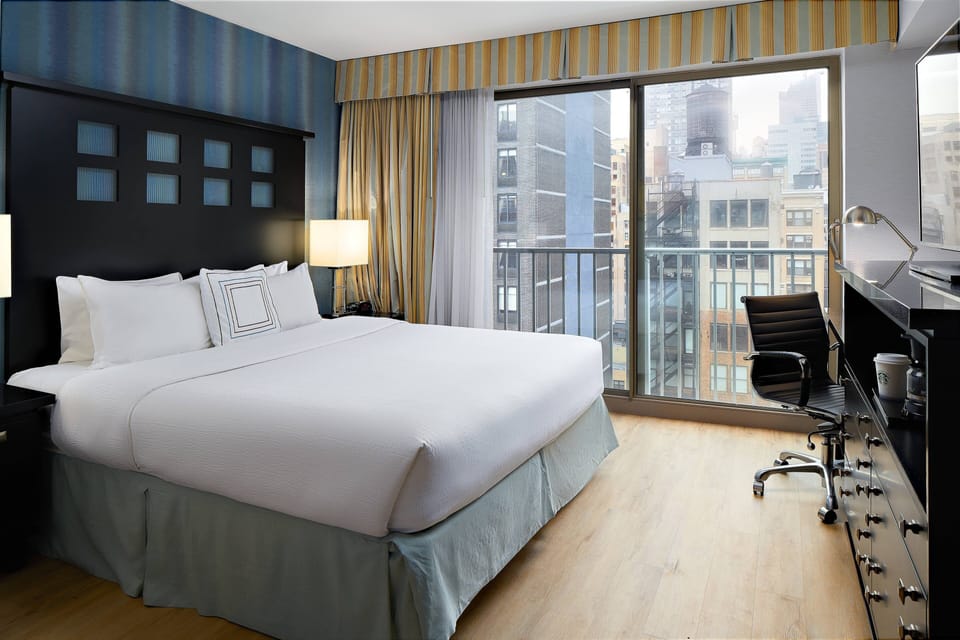 Room, 1 King Bed, City View (High Floor) | City view from property