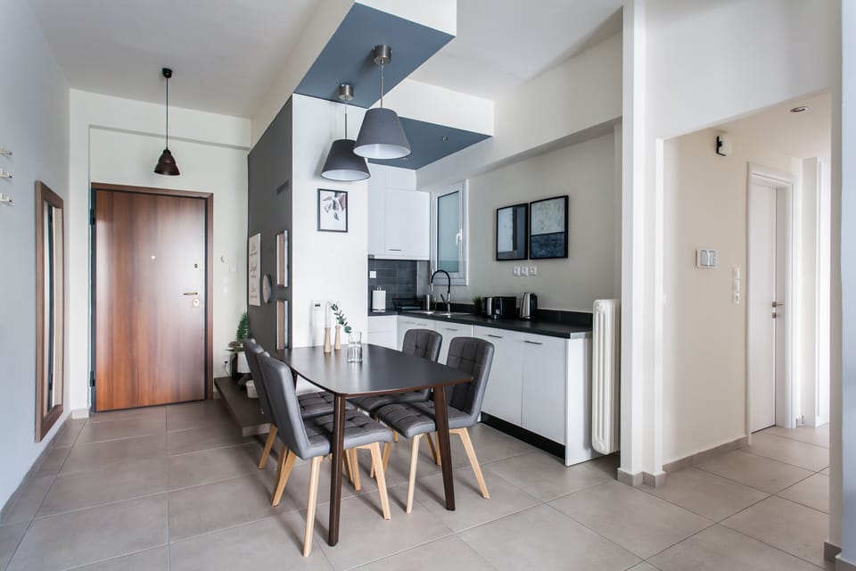 Apartment | Living area | 43-inch flat-screen TV with satellite channels, Smart TV, Netflix