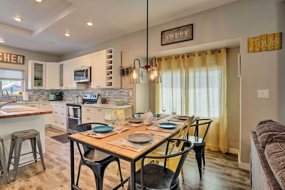 Dining Space | Dishware/Flatware