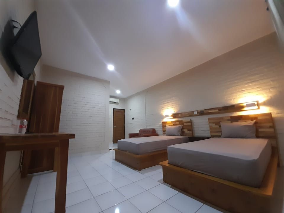 Standard Double or Twin Room | Hypo-allergenic bedding, desk, soundproofing, free WiFi