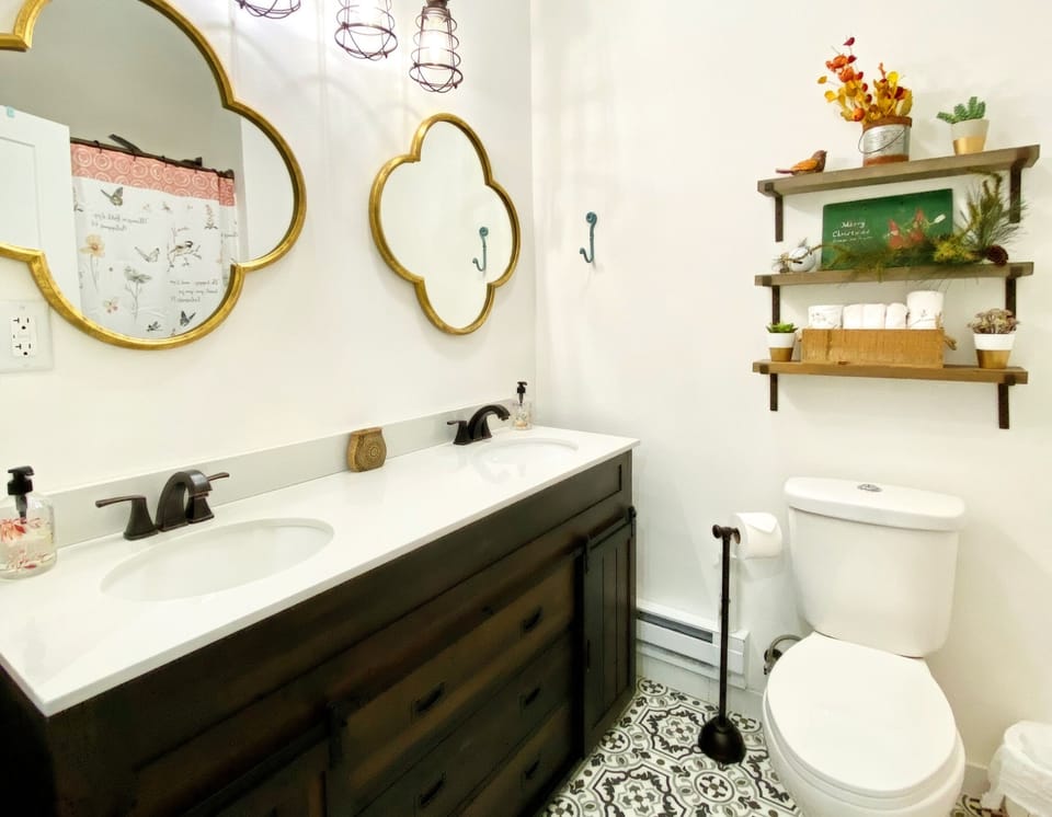 Start your day, being refreshed in this lovely powder room! 