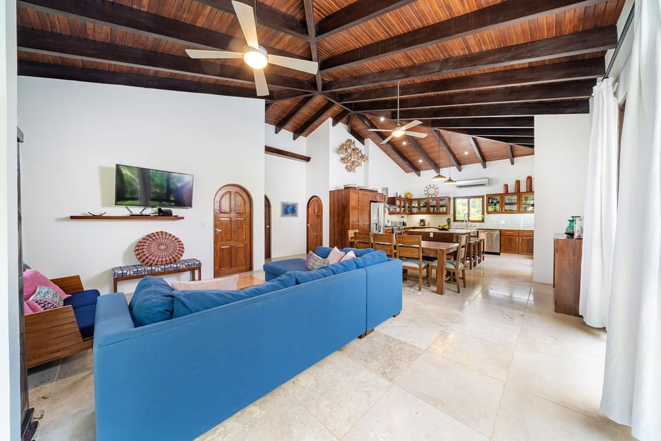2nd Floor Living Area