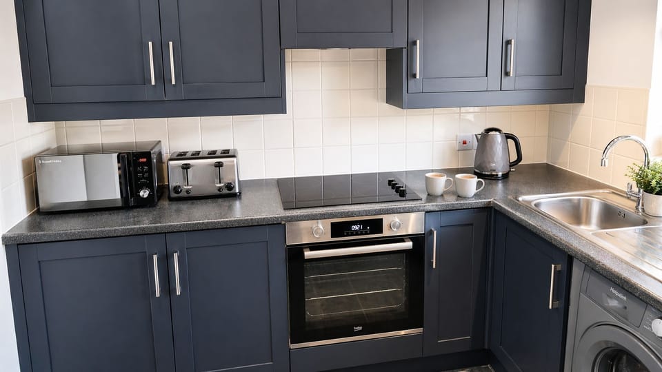 House, Multiple Bedrooms | Private kitchen | Coffee/tea maker, full-size fridge, microwave, oven
