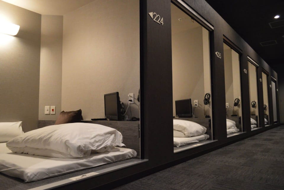 TypeC, Cabin Room | Desk, free WiFi, bed sheets