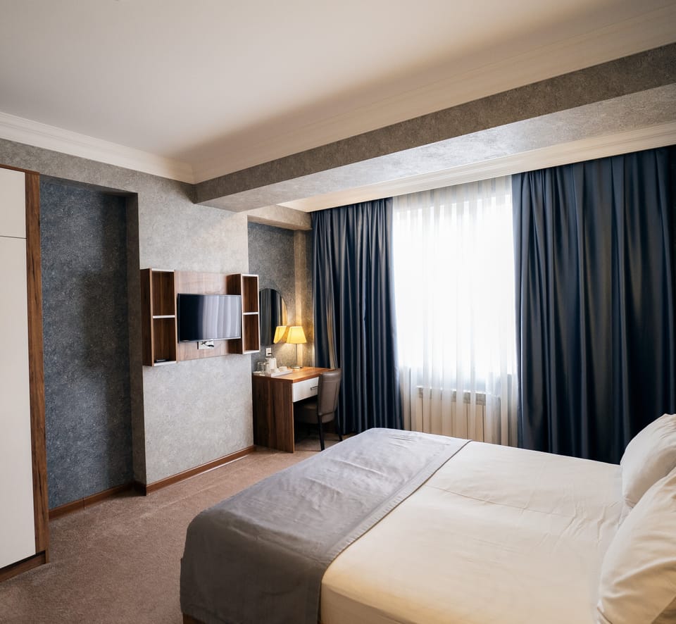 Family Double Room | Premium bedding, minibar, in-room safe, desk