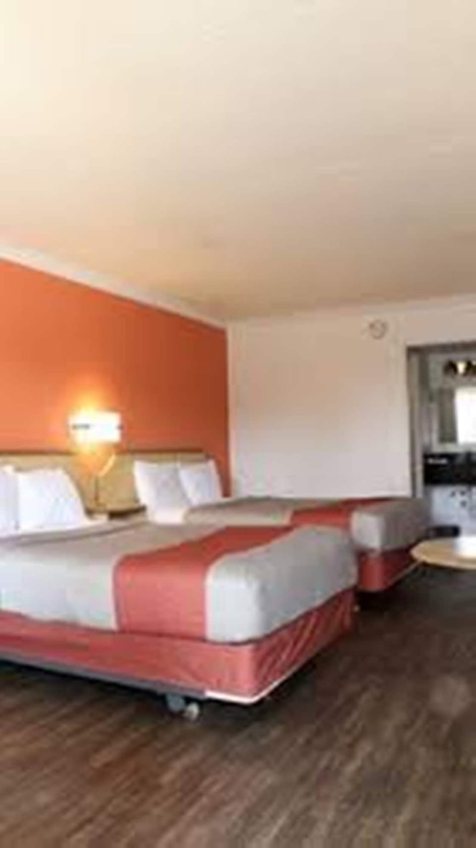 Desk, laptop workspace, iron/ironing board, free WiFi