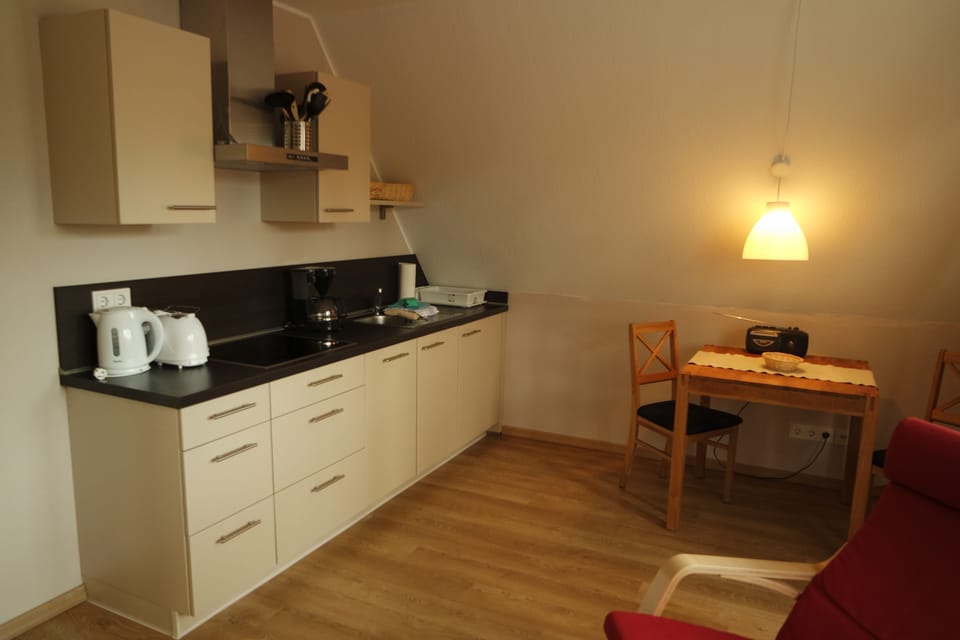 Studio Suite, Balcony, Beachfront | In-room dining