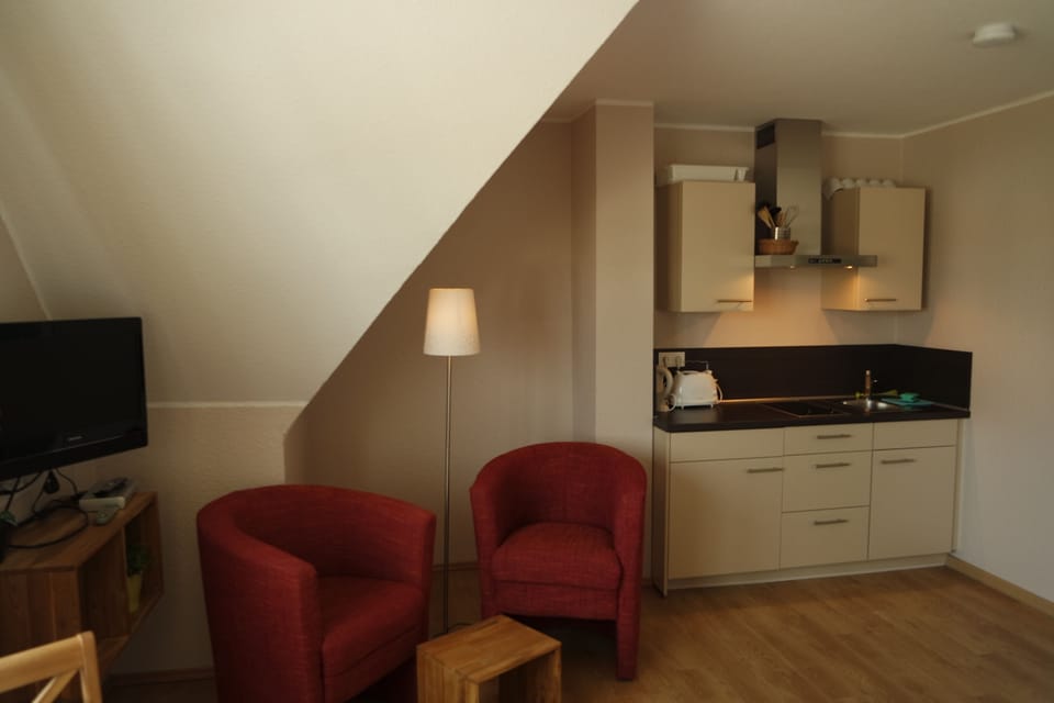 Studio, Marina View, Beachfront | In-room dining