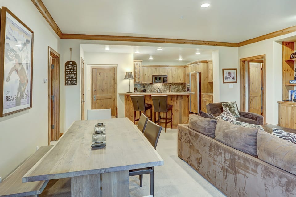 Flooring, Floor, Chair, Furniture, Living Room